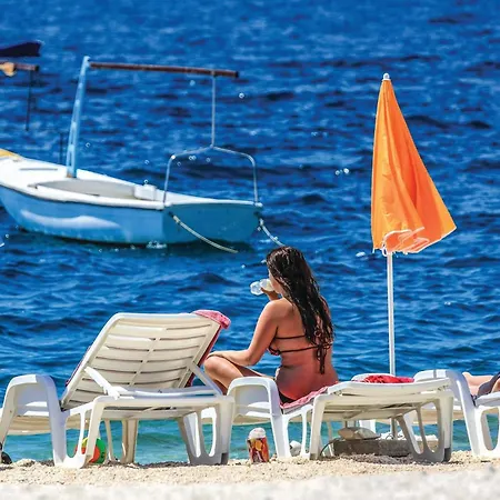 Cozy In Okrug Gornji With Wifi Trogir